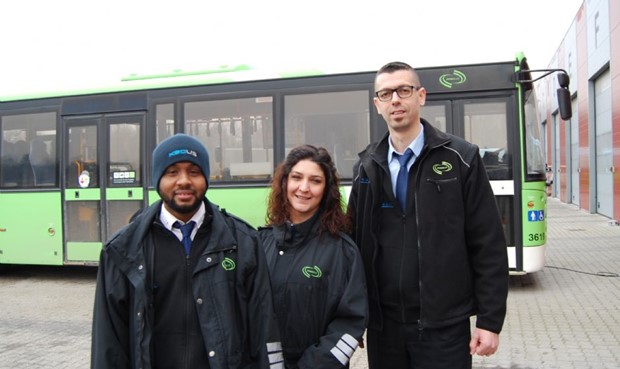 IGU-uddannelsen gav tre flygtninge fast arbejde som buschauffører hos Keolis