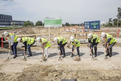 Seks spadestik blev det første Seks spadestik blev det første