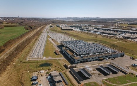 Tog-v�rksted til nye el-tog er f�rdigt
