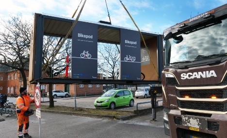 En ombygget container står klar til cykler i Hedensted En ombygget container står klar til cykler i Hedensted